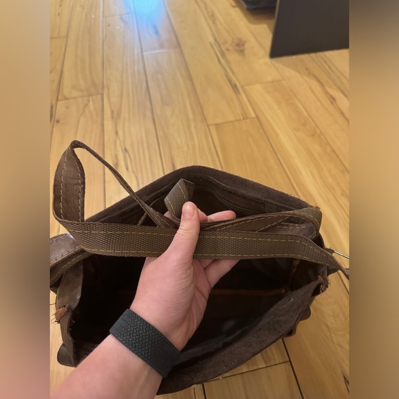 Leather messenger bag - Picture 2 of 7